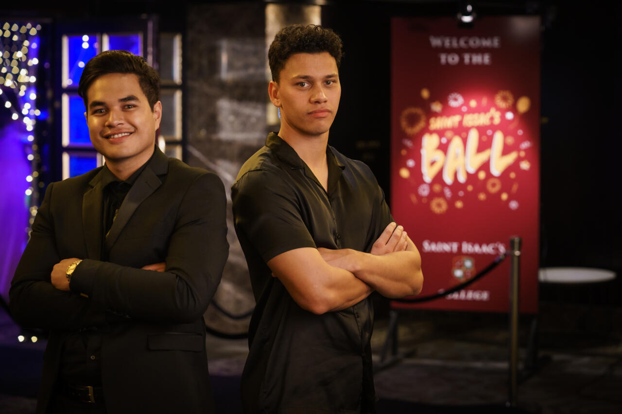 9d S2Ep5 HH2 08 (Lionel Wellington as Tai & Jayden Daniels as Mana) (c) SPP