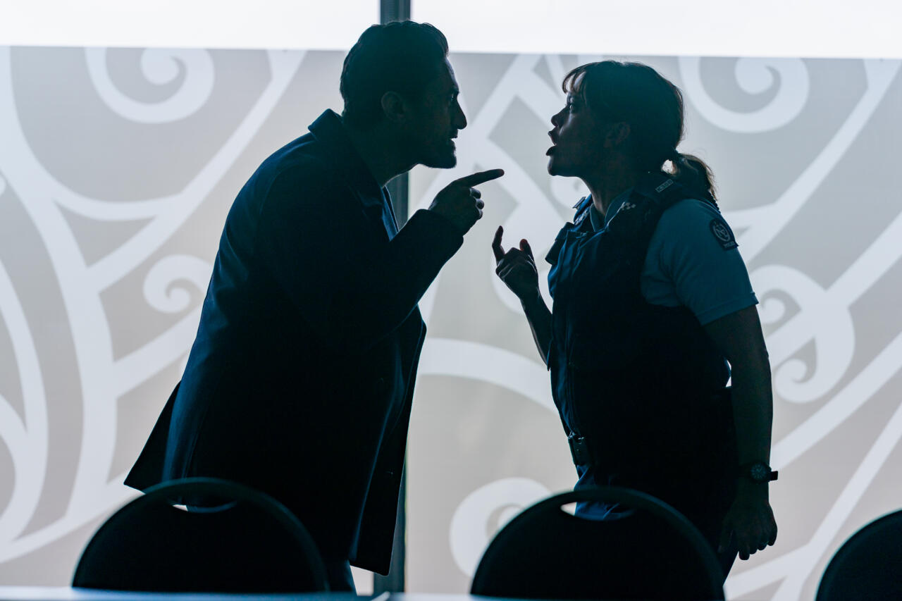 3 S1Ep3 HH Ep3 08 (Joe Naufahu as Jesse & Miriama McDowell as Renee) (c) SPP 2020