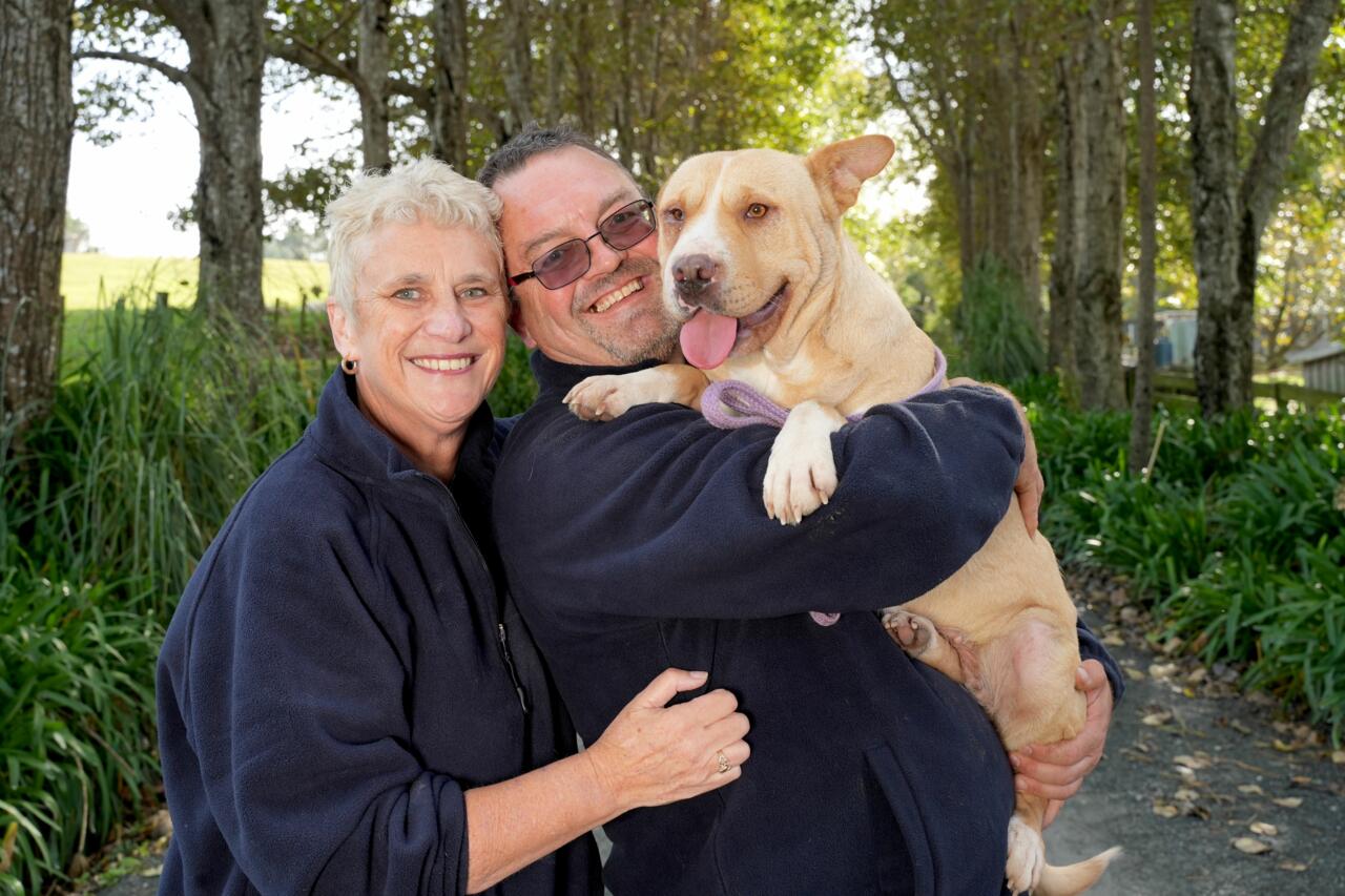 The Dog House NZ (3) Helen and Gavin Cook with Mary Queen of Scots (c) SPP 2022
