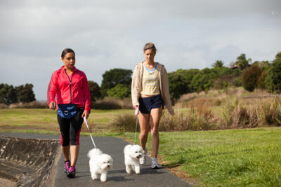 5 NT ep5c (Nicole Whippy as Michelle, Katrina Wesseling as Tammy)
