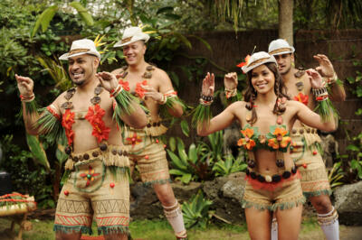Image9a_S1E6 - DI ep6h (Mario Gaoa as Malepe, Lesley-Ann Brandt as Leilani)